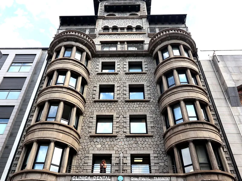 Façana de la Casa Felipó, Av. Meritxell 9, Andorra la Vella, on és Migami